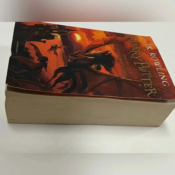Harry Potter and the Order of the Phoenix - Book 5 | Softcover 📚 - Picture 15 of 16